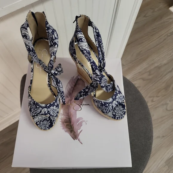 Shoes - Picture 1 of 3